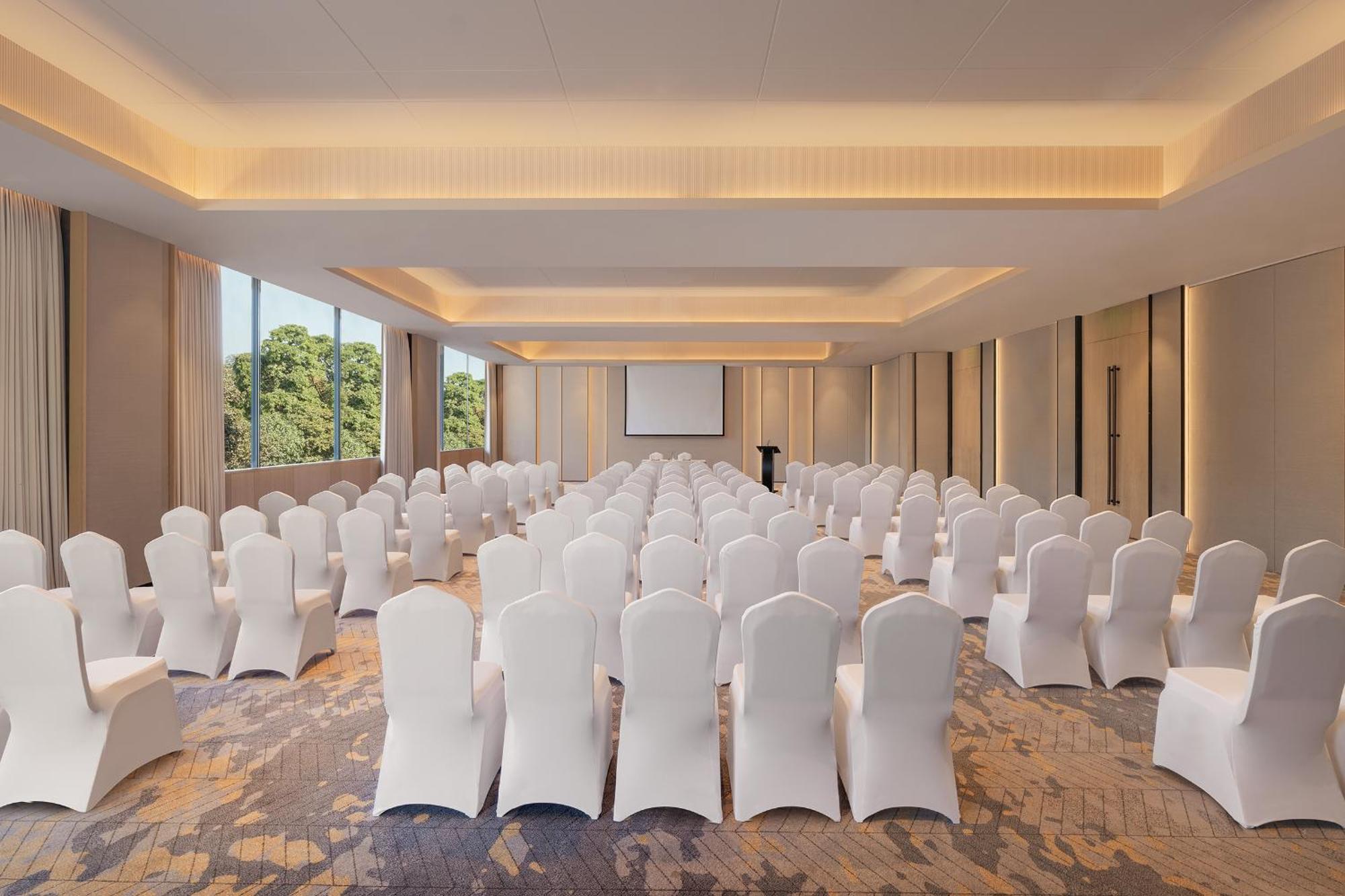 Fairfield By Marriott Vadodara Bagian luar foto