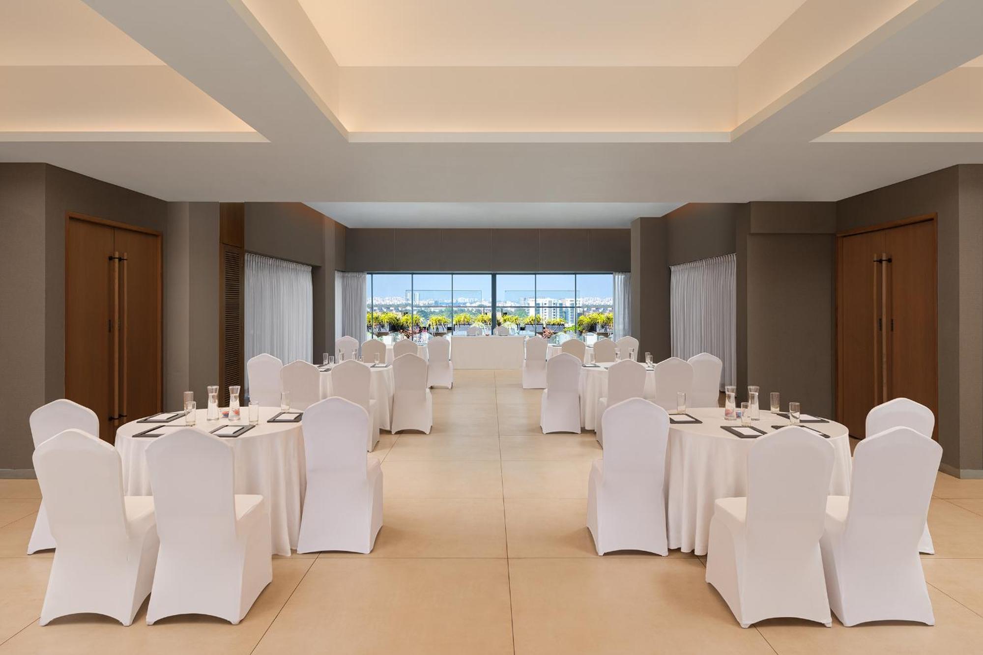 Fairfield By Marriott Vadodara Bagian luar foto